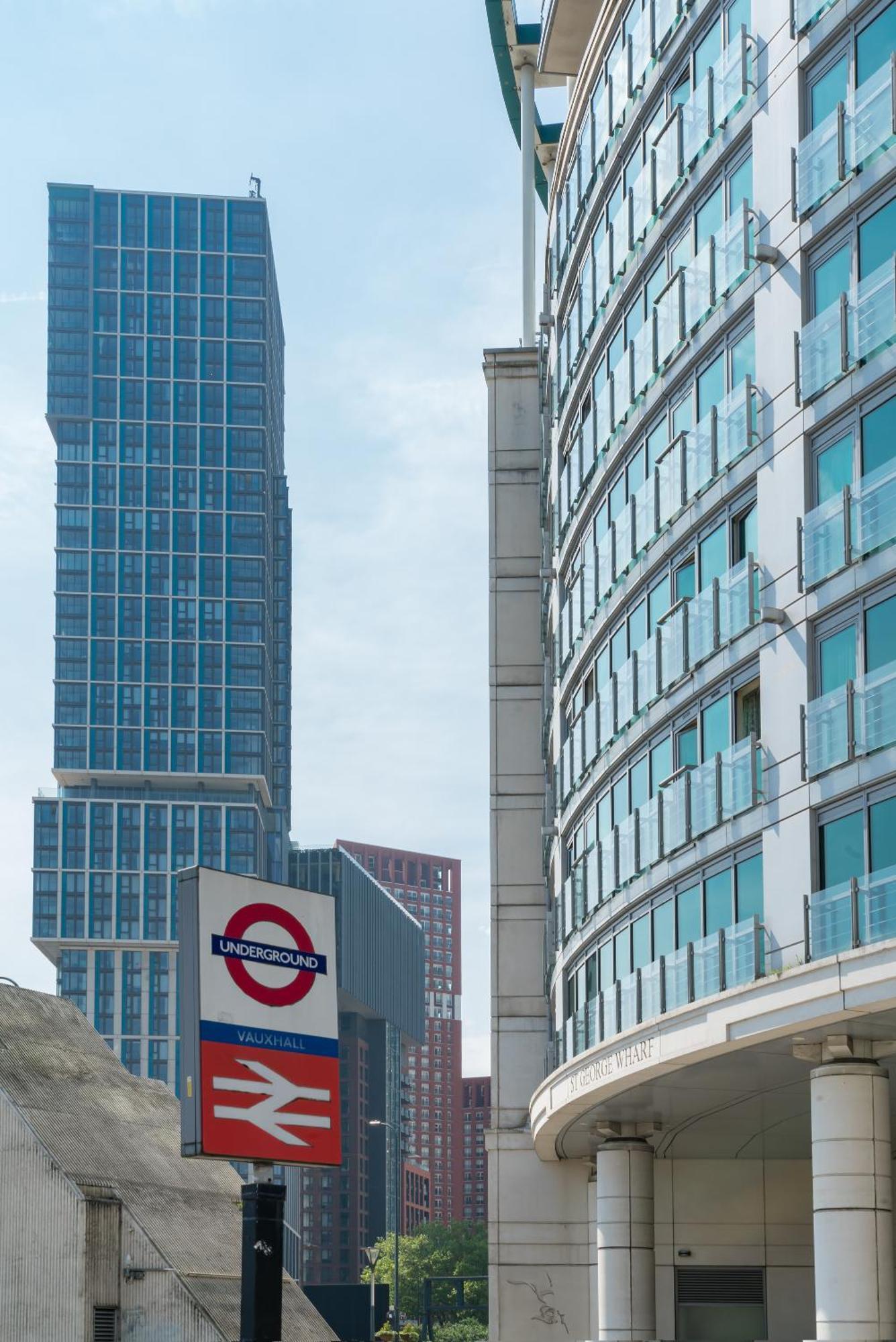 Vauxhall Luxury Manhattan Londen Buitenkant foto